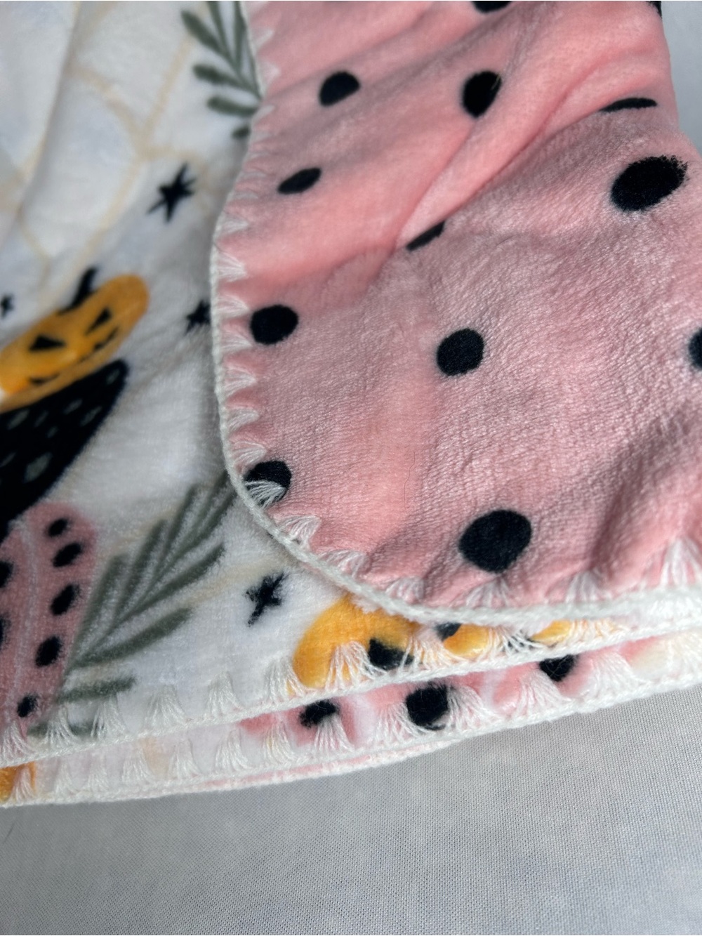 NWT Rachel Roy Halloween Pumpkin Reversible Plush Throw Blanket 60x70 Pink - Picture 3 of 12